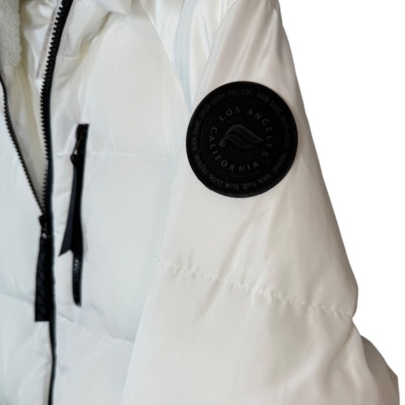 NWOT FABLETICS Adventure Puffer Coat, Porcelain/Black, Size XXS - Picture 8 of 13
